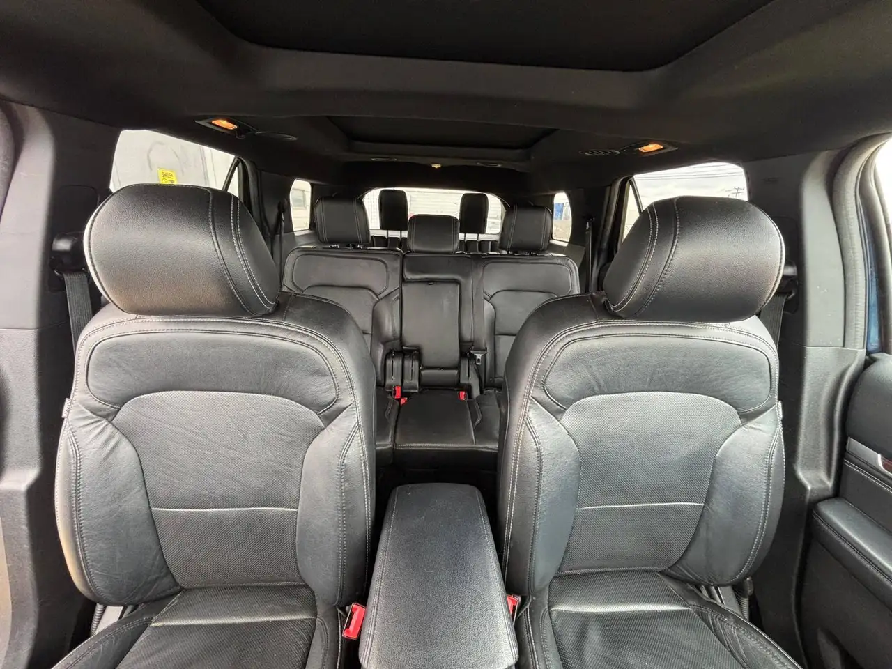 Ford Explorer photo Ford Explorer
