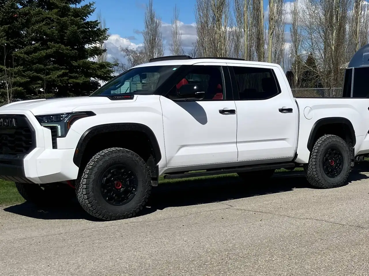 Toyota Tundra снимка Toyota Tundra