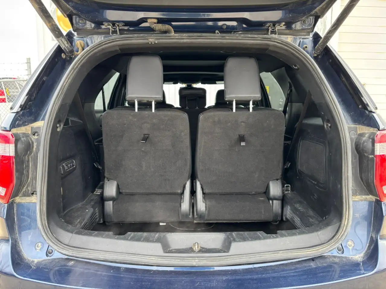 Ford Explorer photo Ford Explorer