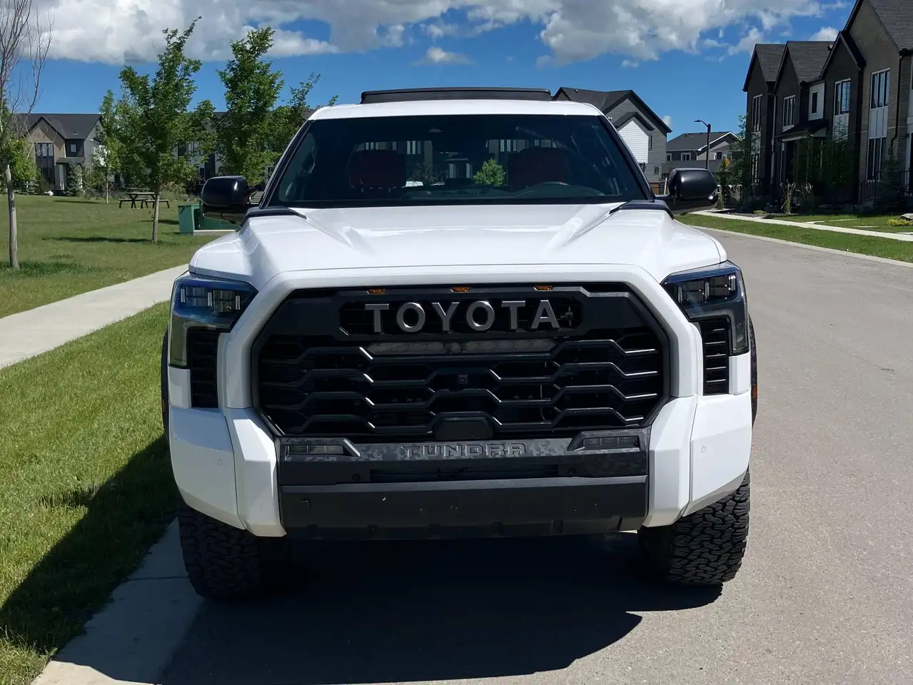 Toyota Tundra снимка Toyota Tundra