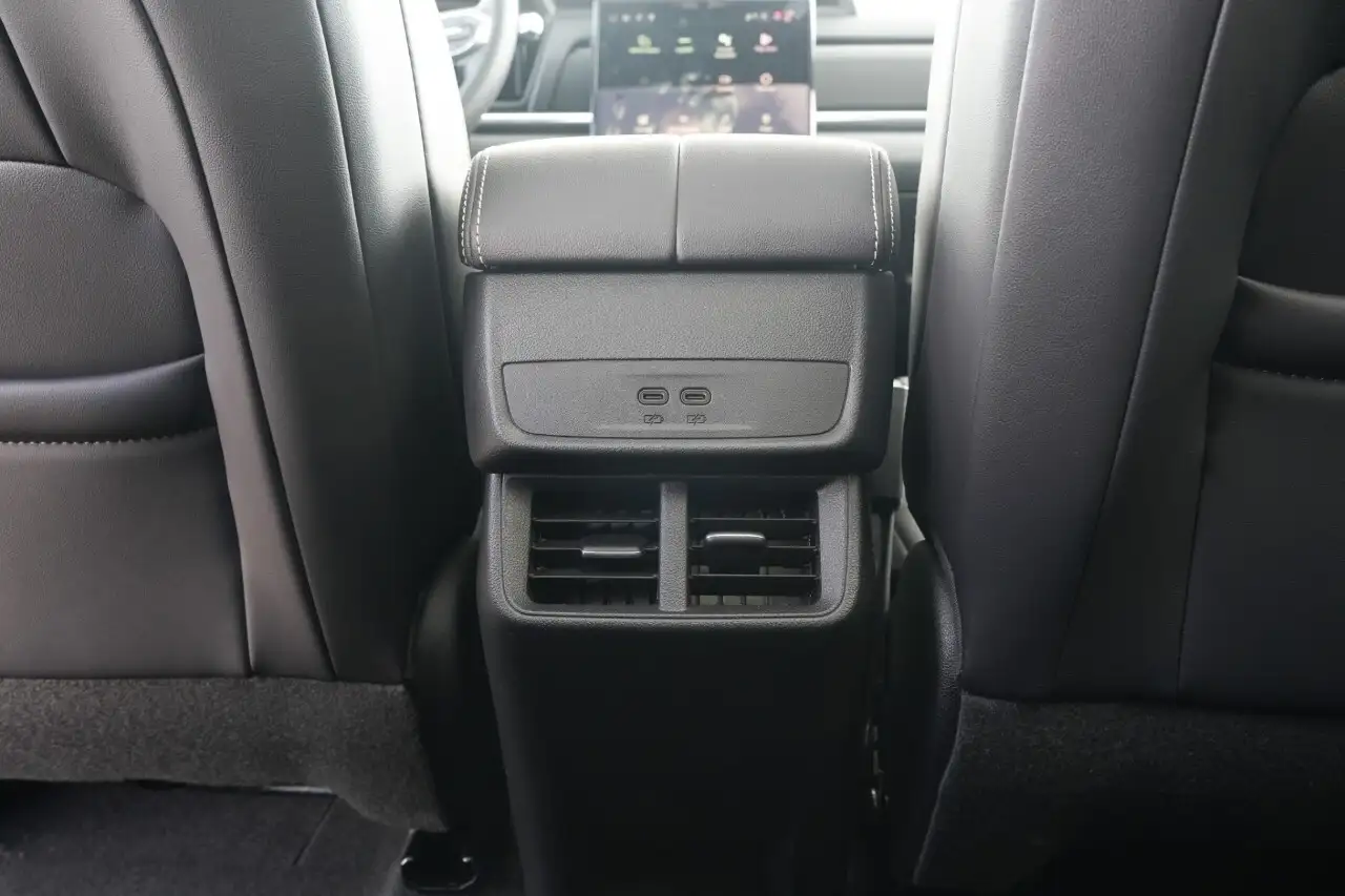GMC Terrain photo GMC Terrain