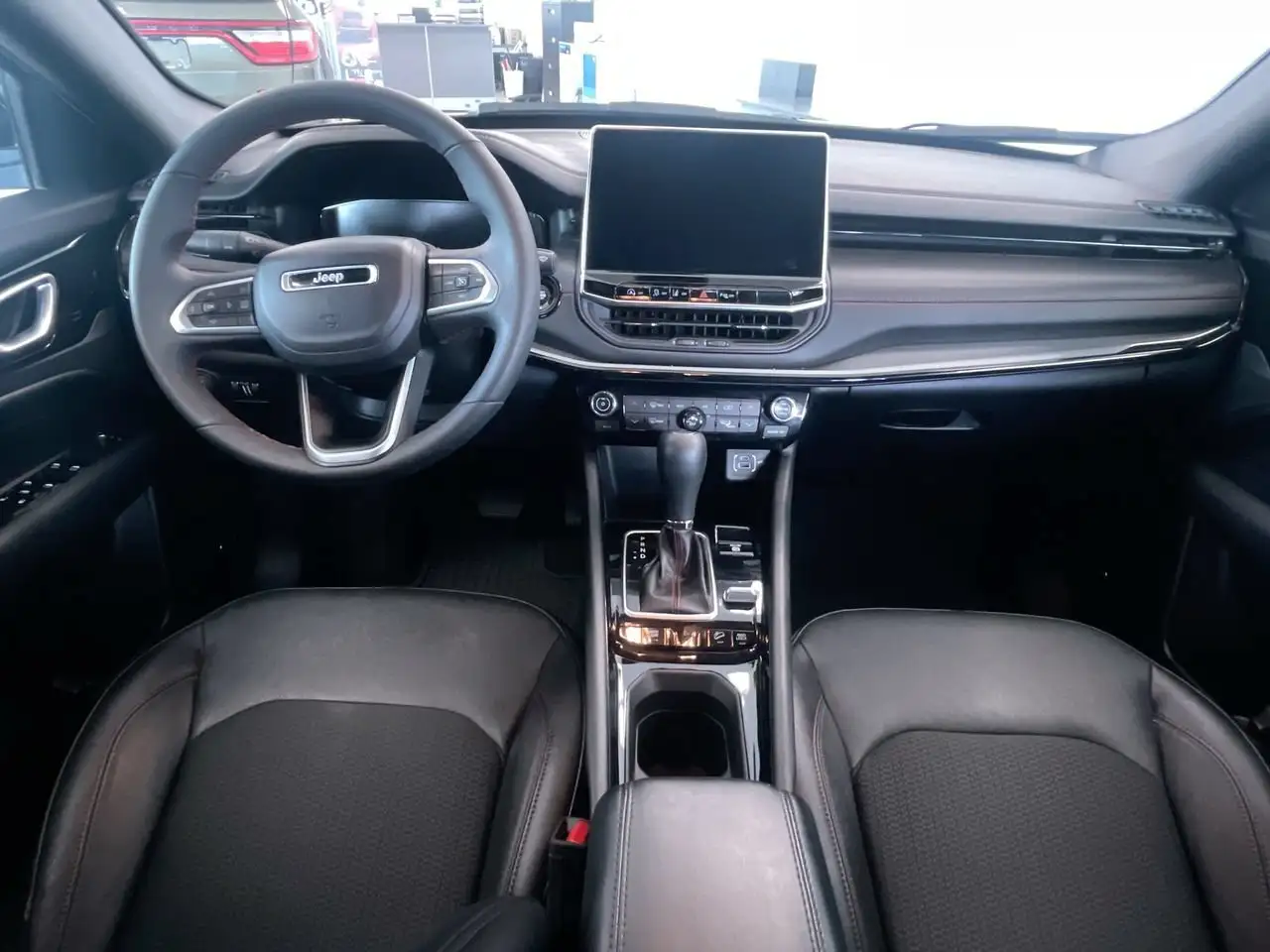 Jeep Compass photo Jeep Compass