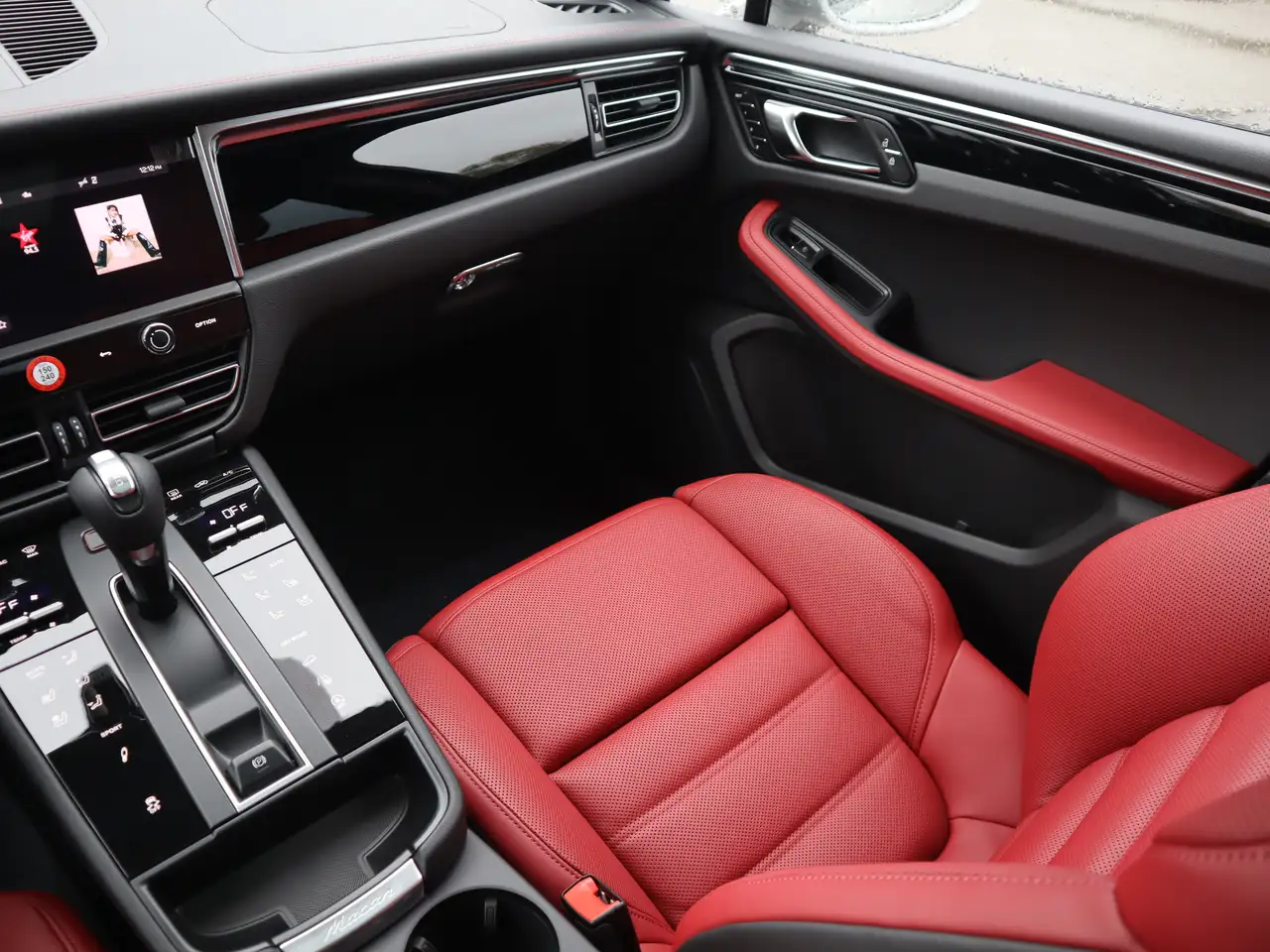 Porsche Macan снимка Porsche Macan