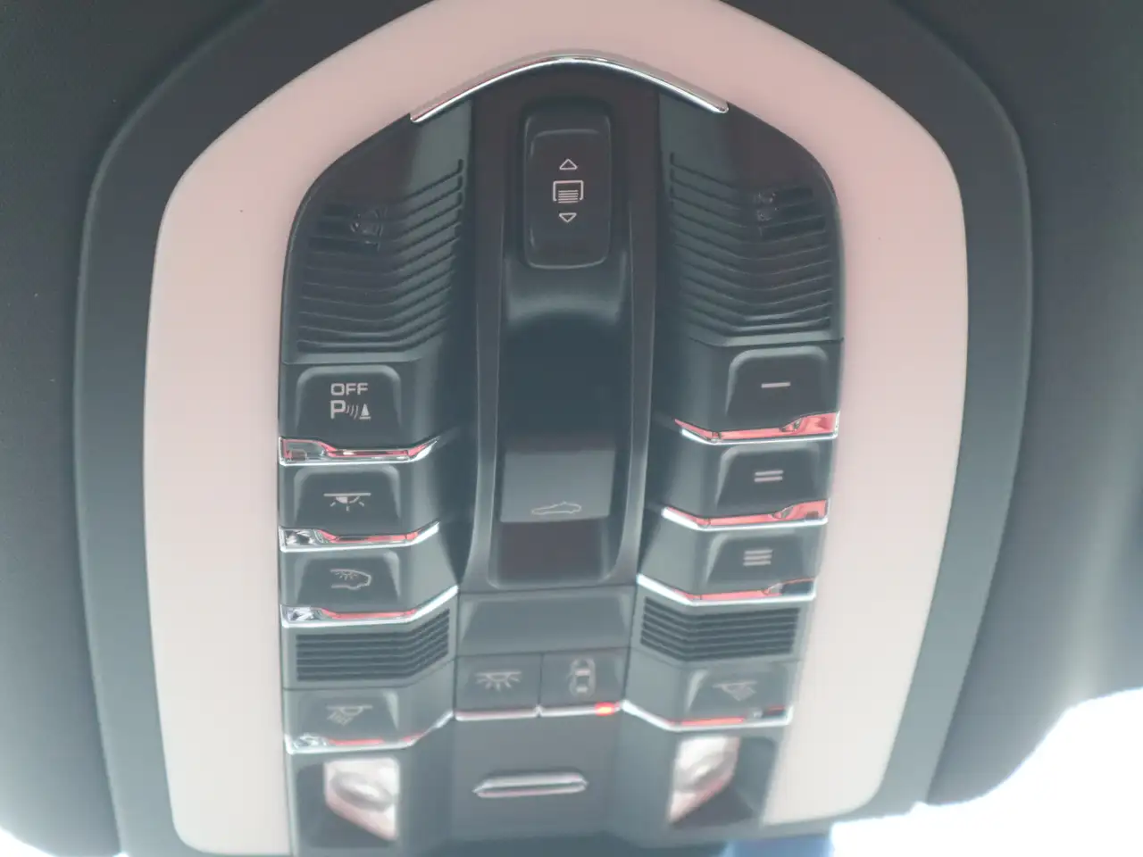 Porsche Macan снимка Porsche Macan