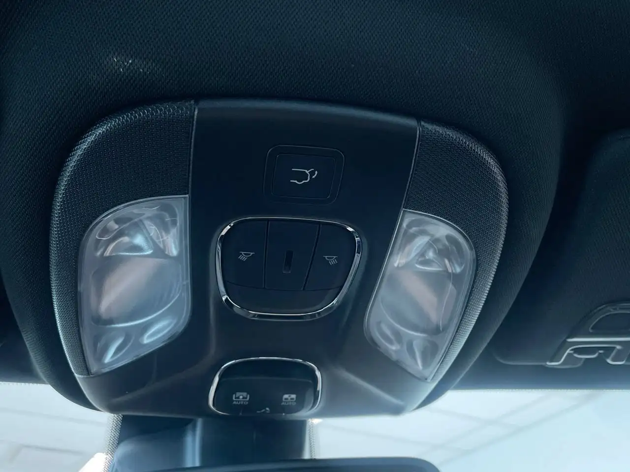 Jeep Compass photo Jeep Compass