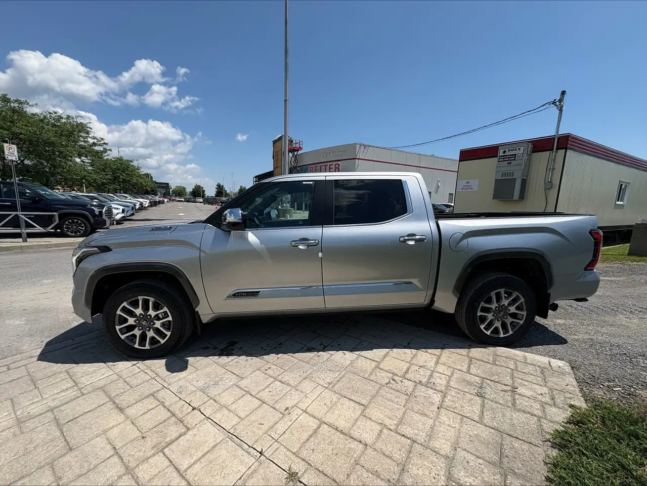 Toyota Tundra снимка Toyota Tundra