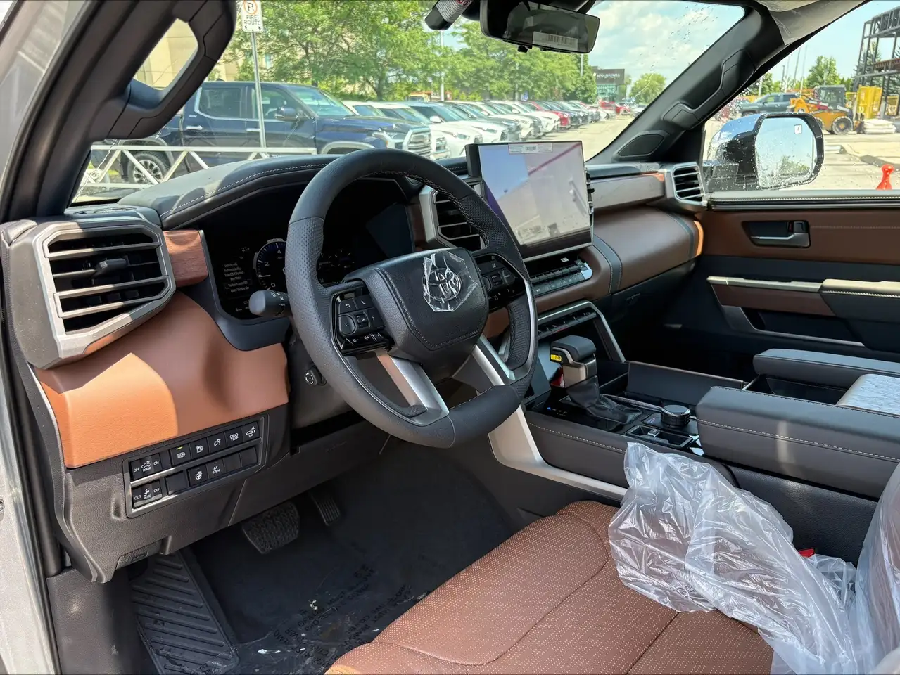 Toyota Tundra снимка Toyota Tundra