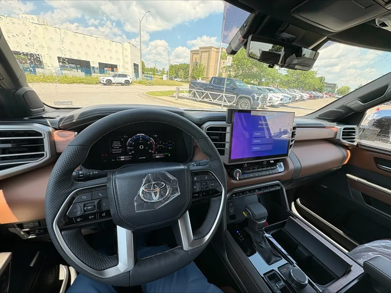 Toyota Tundra снимка Toyota Tundra