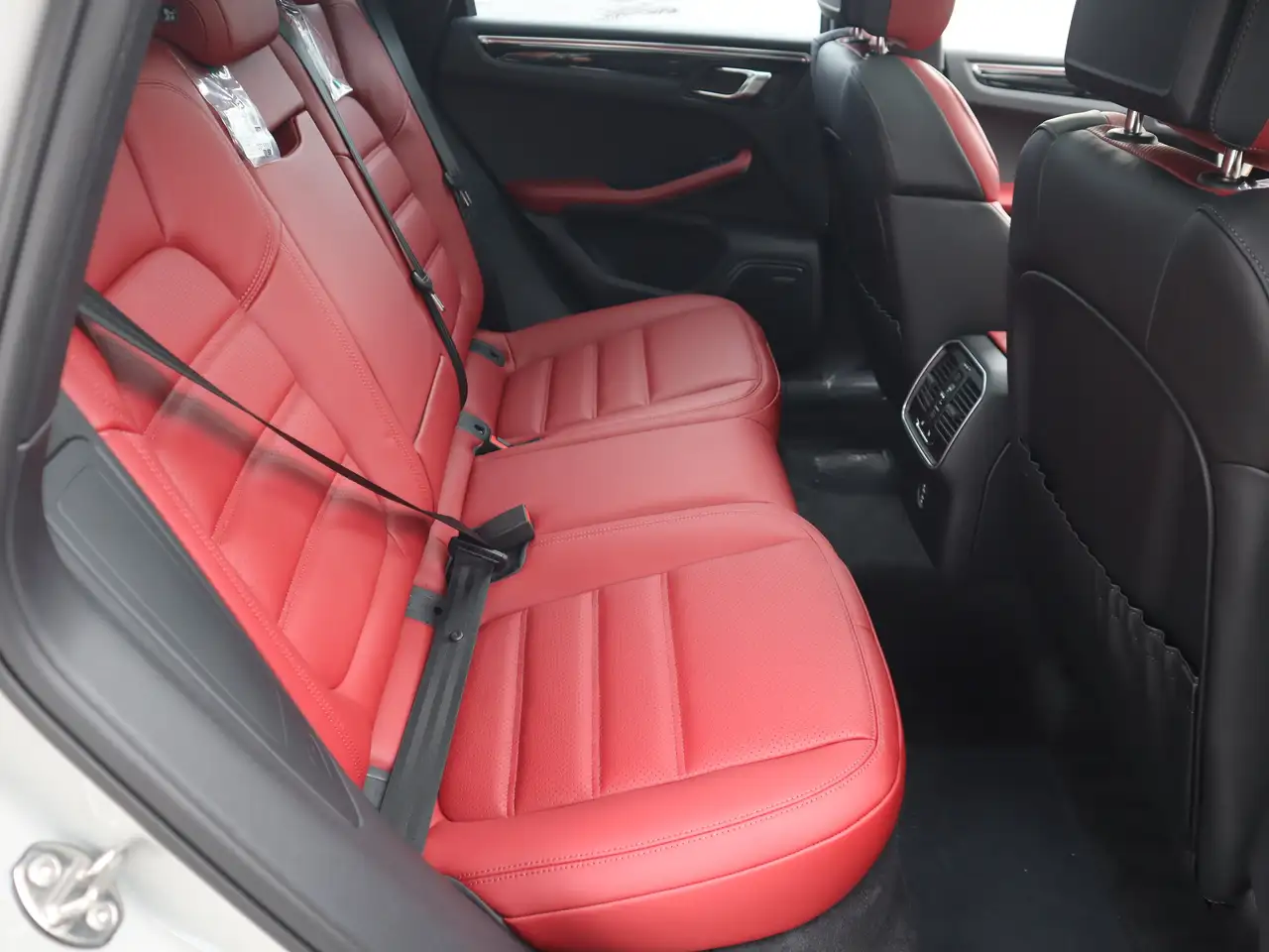 Porsche Macan снимка Porsche Macan