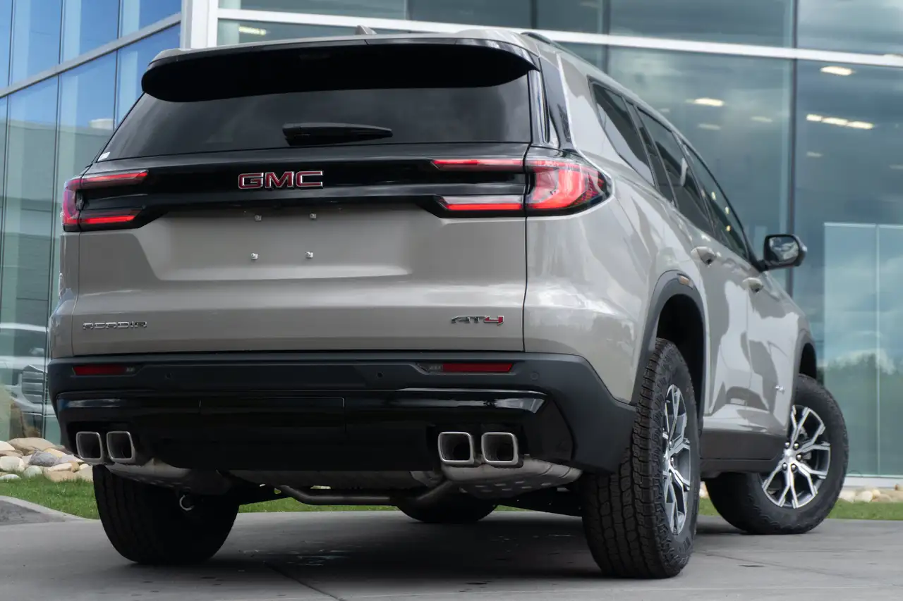 GMC Acadia снимка GMC Acadia