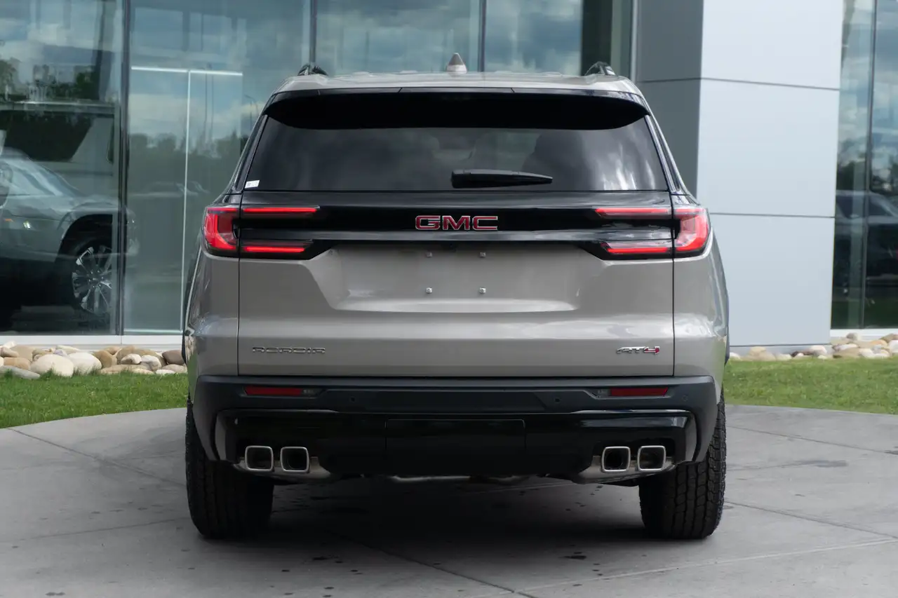 GMC Acadia снимка GMC Acadia