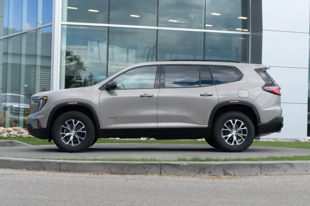 GMC Acadia снимка GMC Acadia