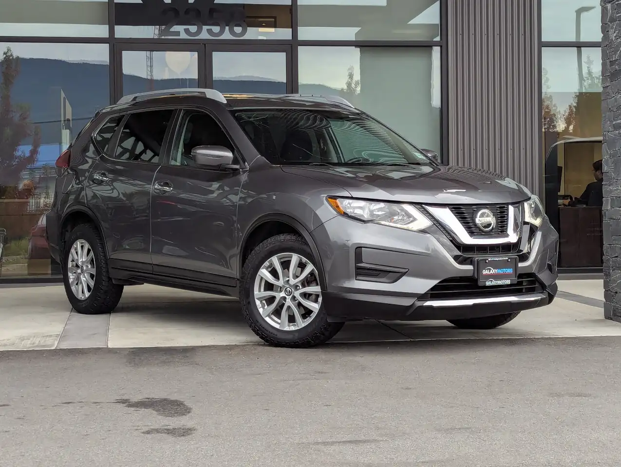 Nissan Rogue снимка Nissan Rogue