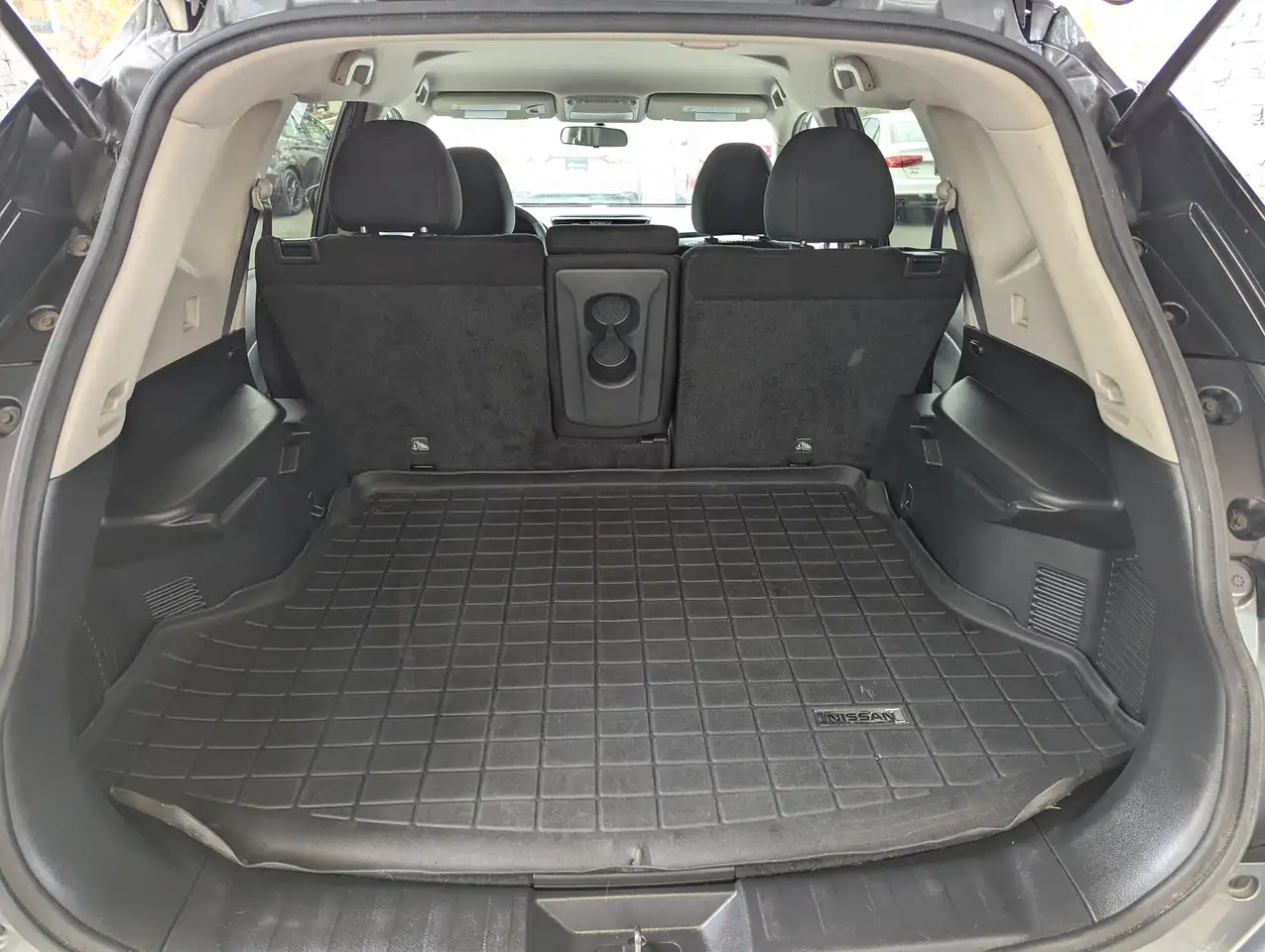 Nissan Rogue снимка Nissan Rogue