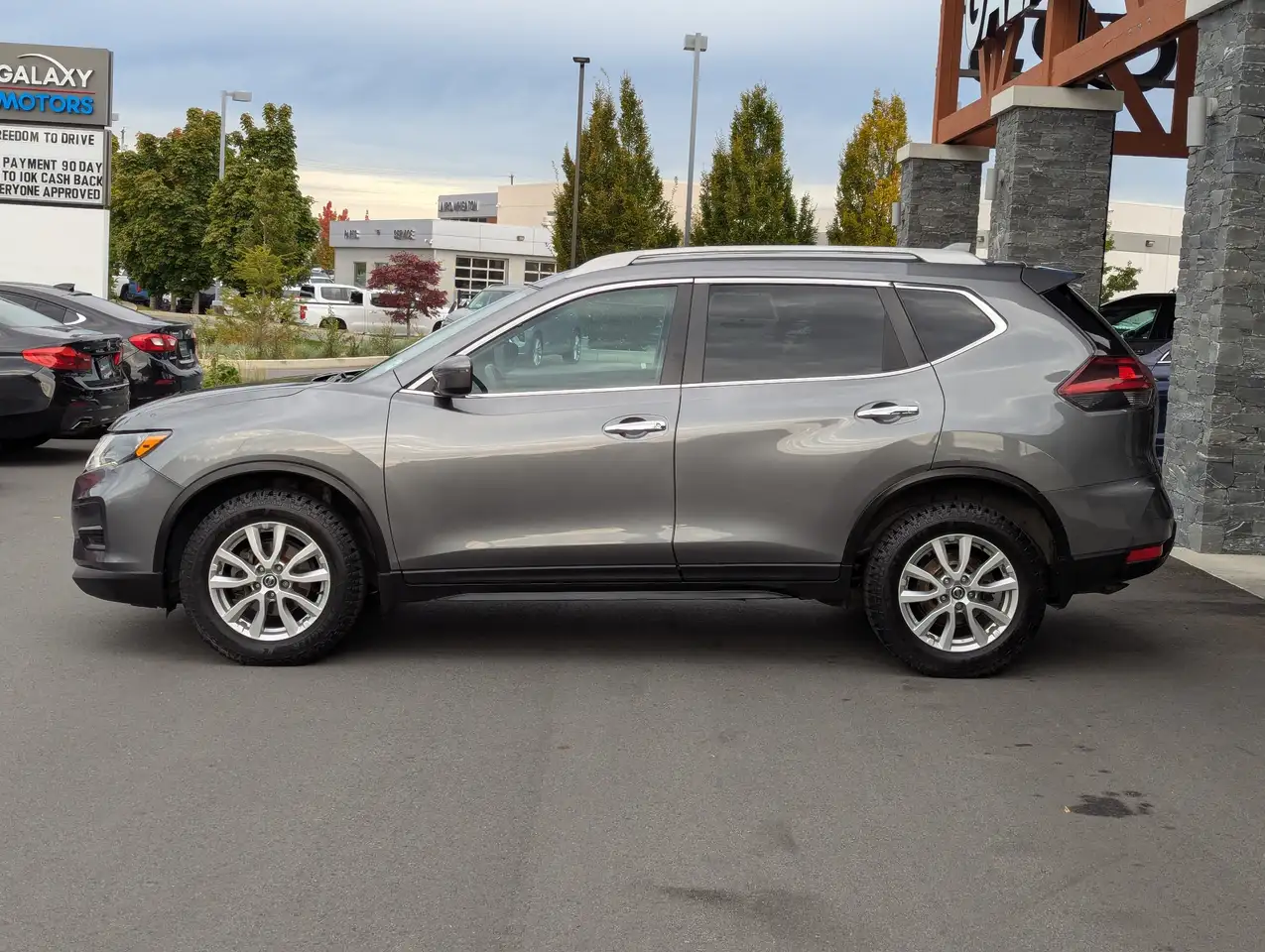 Nissan Rogue снимка Nissan Rogue