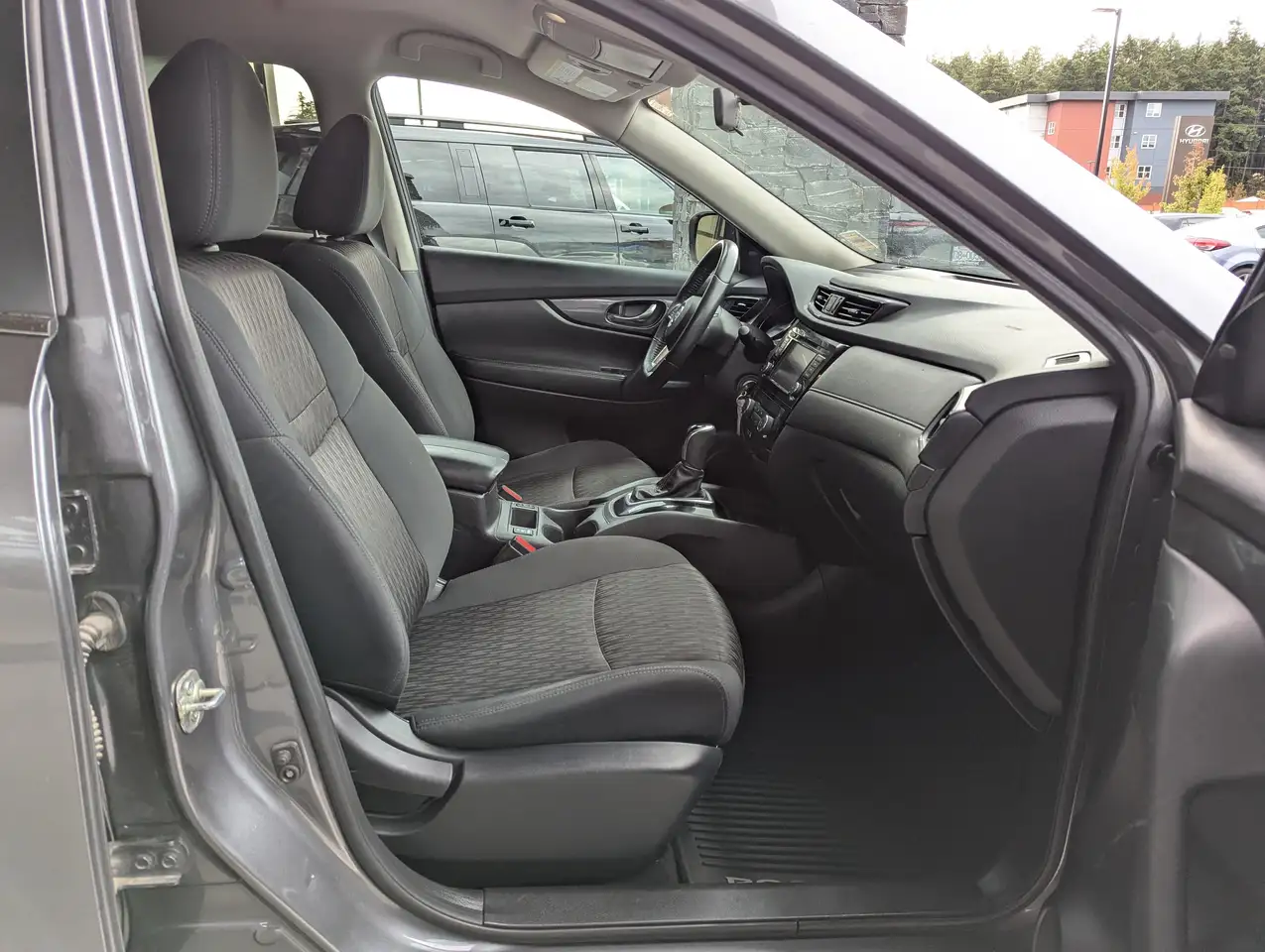 Nissan Rogue снимка Nissan Rogue