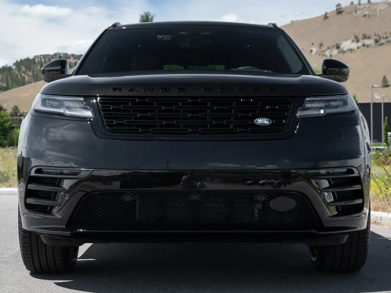 Land Rover Range Rover Velar photo Land Rover Range Rover Velar