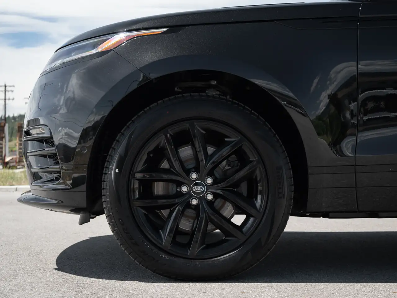 Land Rover Range Rover Velar photo Land Rover Range Rover Velar