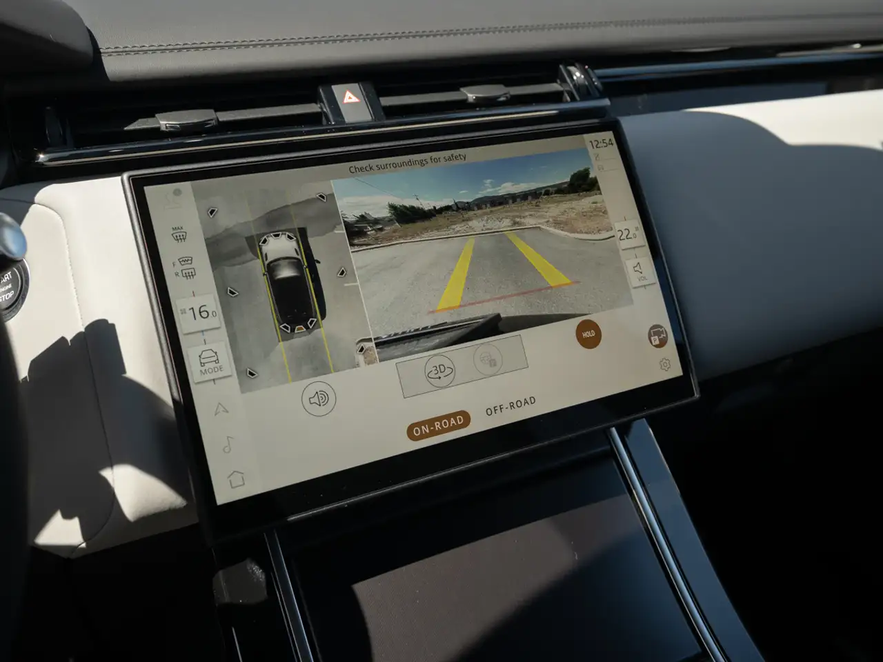 Land Rover Range Rover Velar photo Land Rover Range Rover Velar