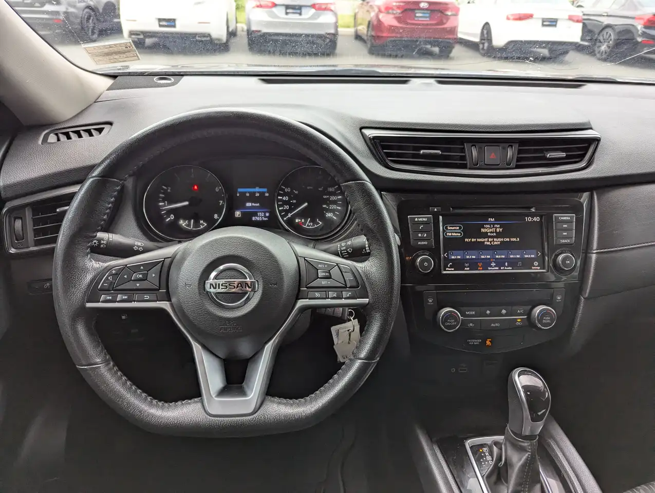 Nissan Rogue снимка Nissan Rogue