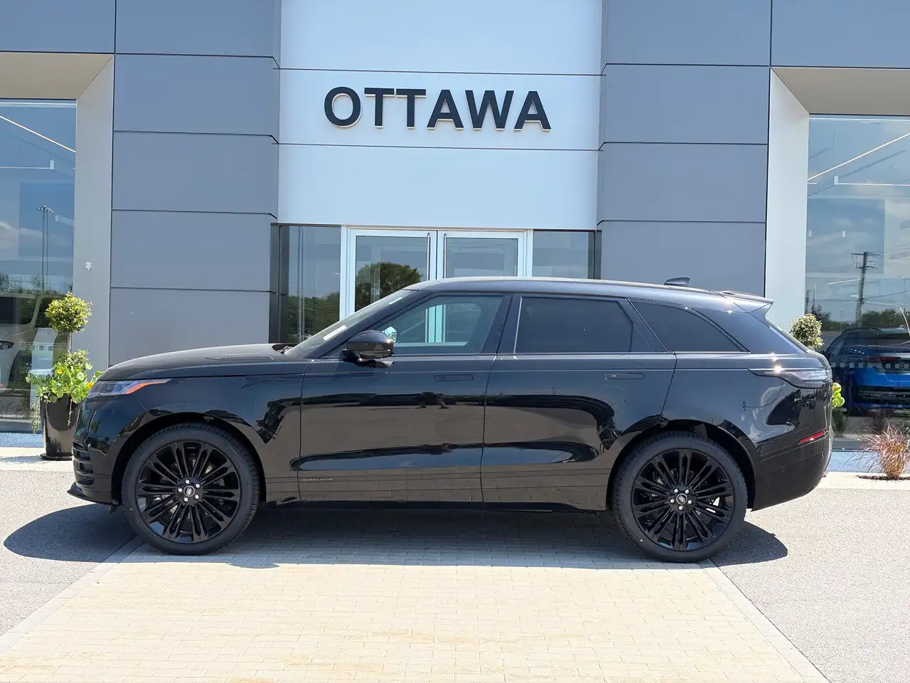 Land Rover Range Rover Velar photo Land Rover Range Rover Velar