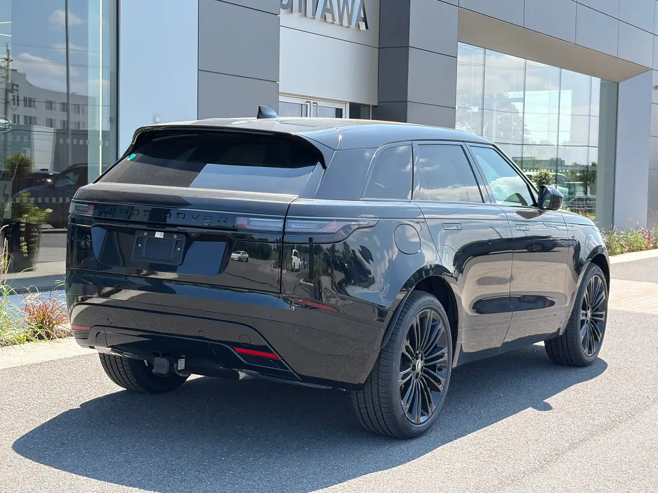 Land Rover Range Rover Velar photo Land Rover Range Rover Velar