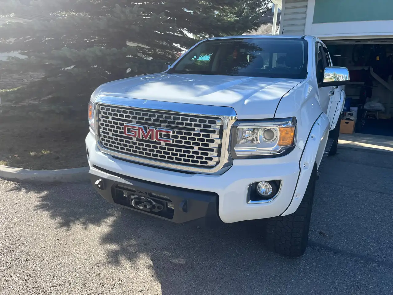 GMC Canyon photo GMC Canyon