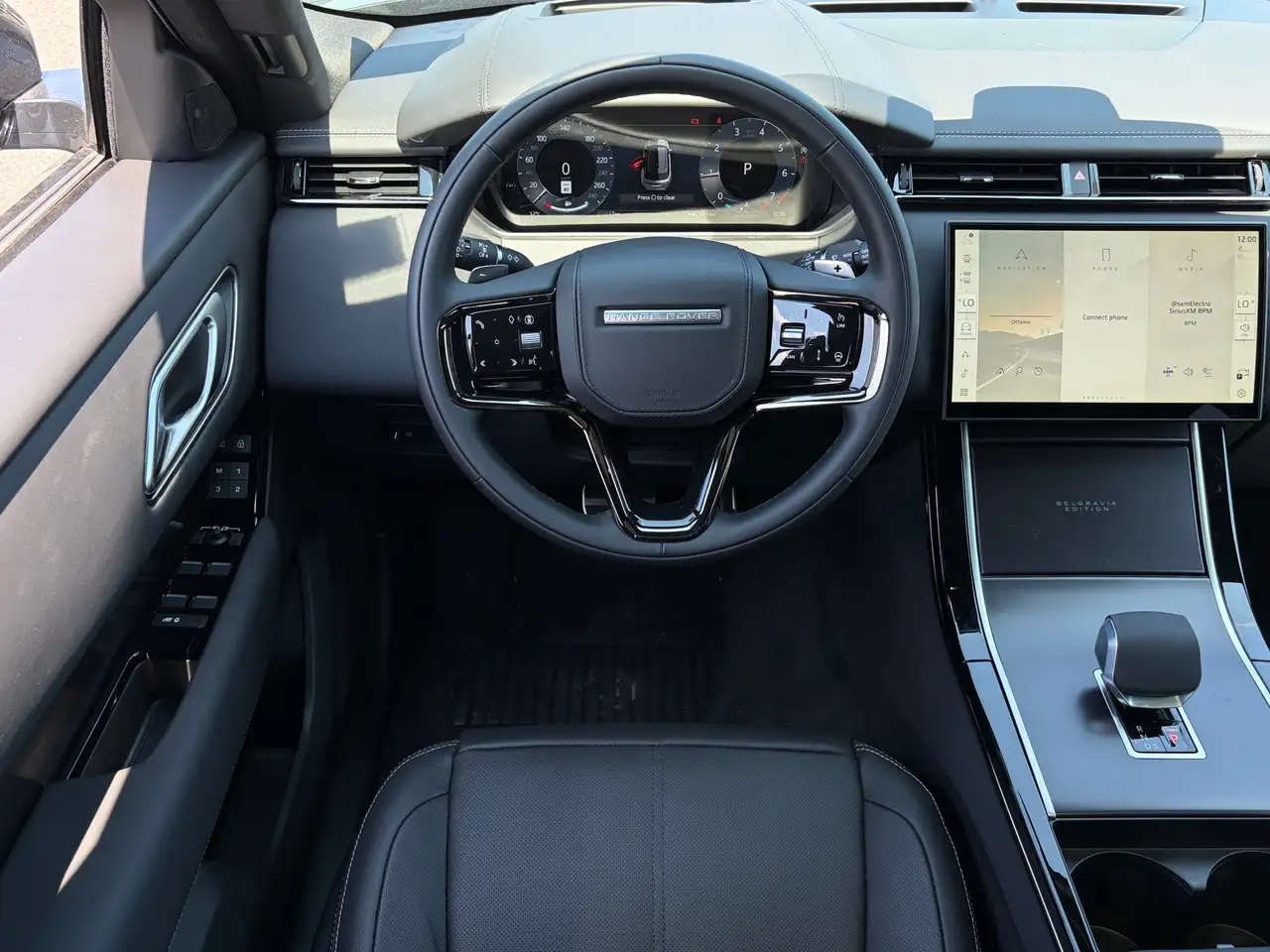 Land Rover Range Rover Velar photo Land Rover Range Rover Velar