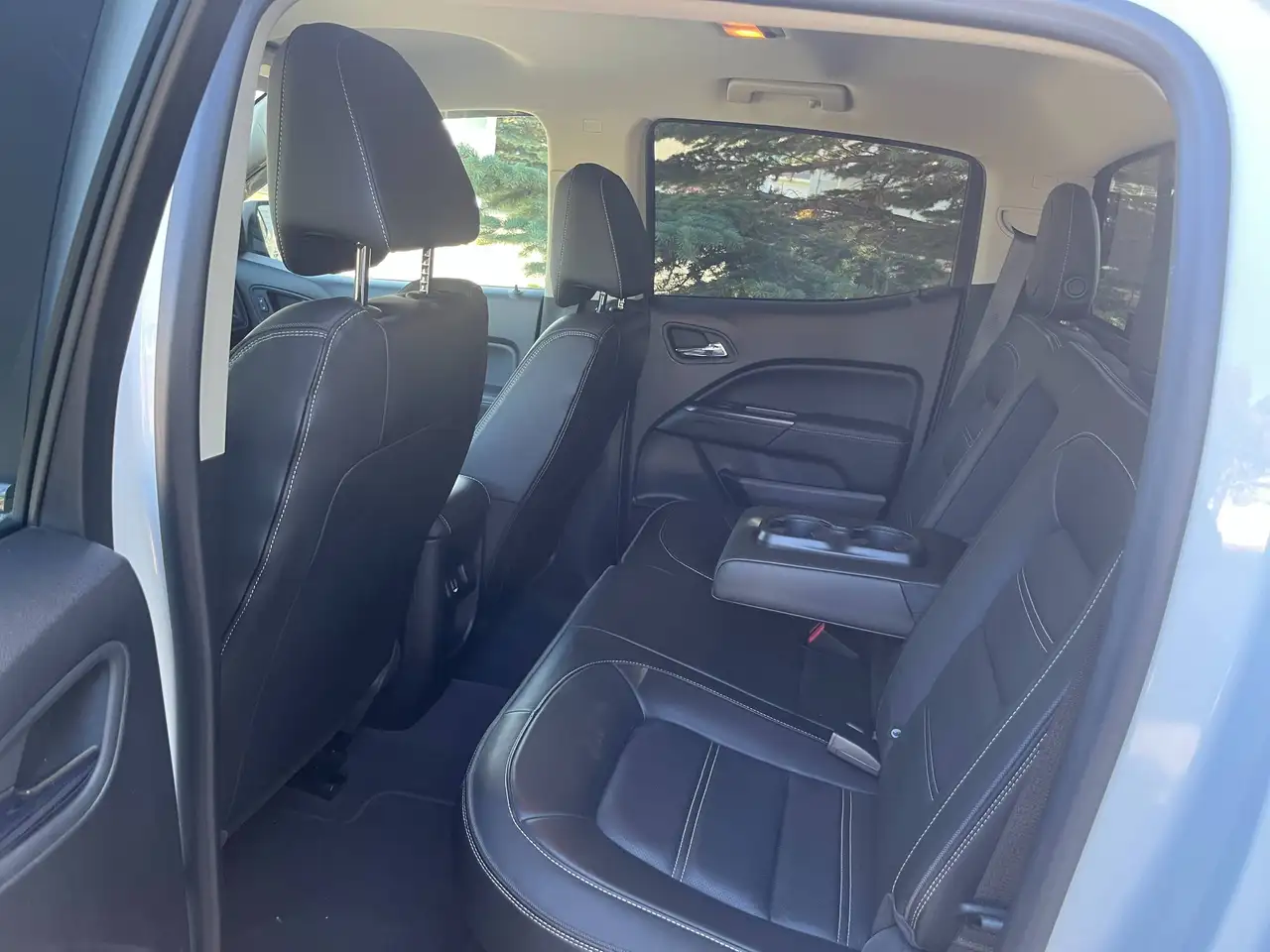 GMC Canyon photo GMC Canyon