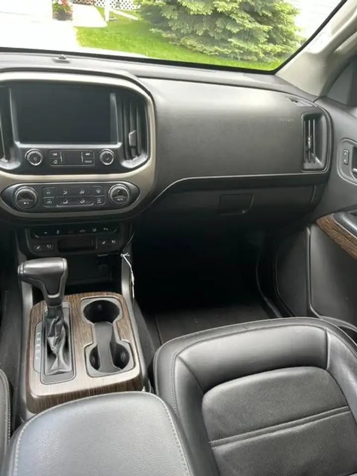 GMC Canyon photo GMC Canyon