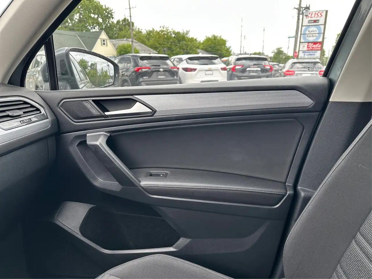 Volkswagen Tiguan снимка Volkswagen Tiguan