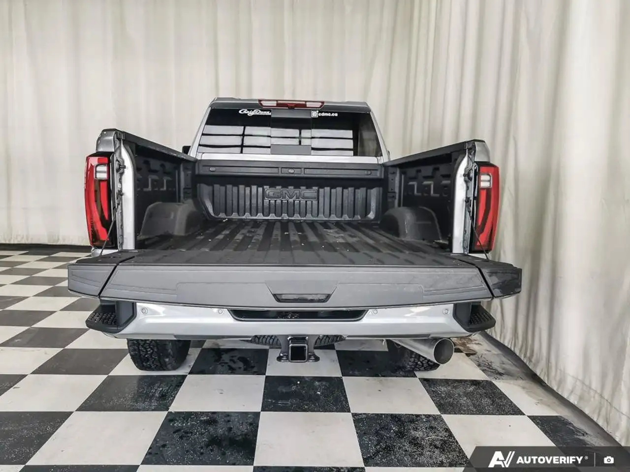 GMC Sierra 2500HD photo GMC Sierra 2500HD