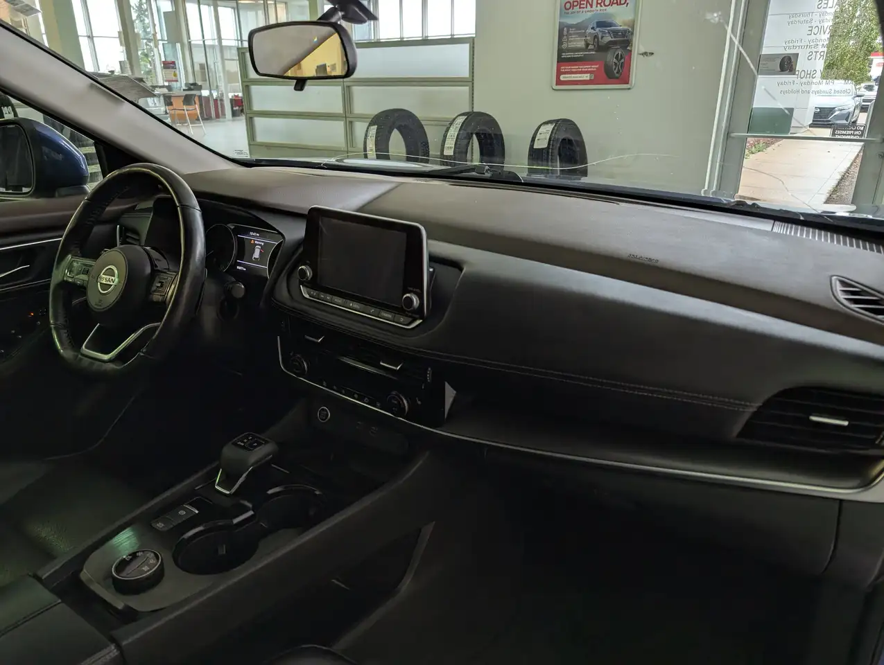 Nissan Rogue снимка Nissan Rogue