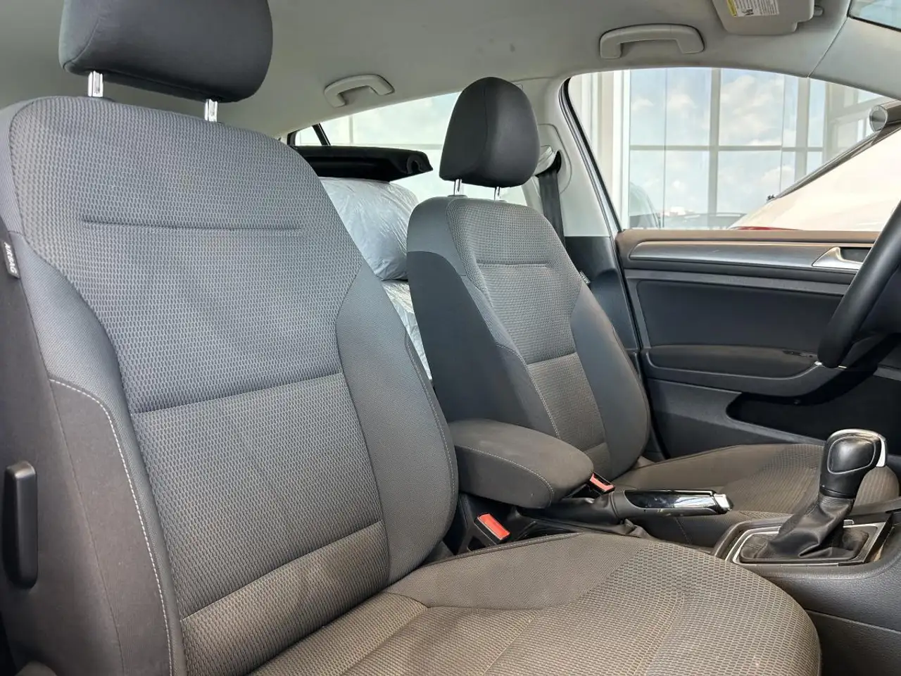 Volkswagen Golf photo Volkswagen Golf