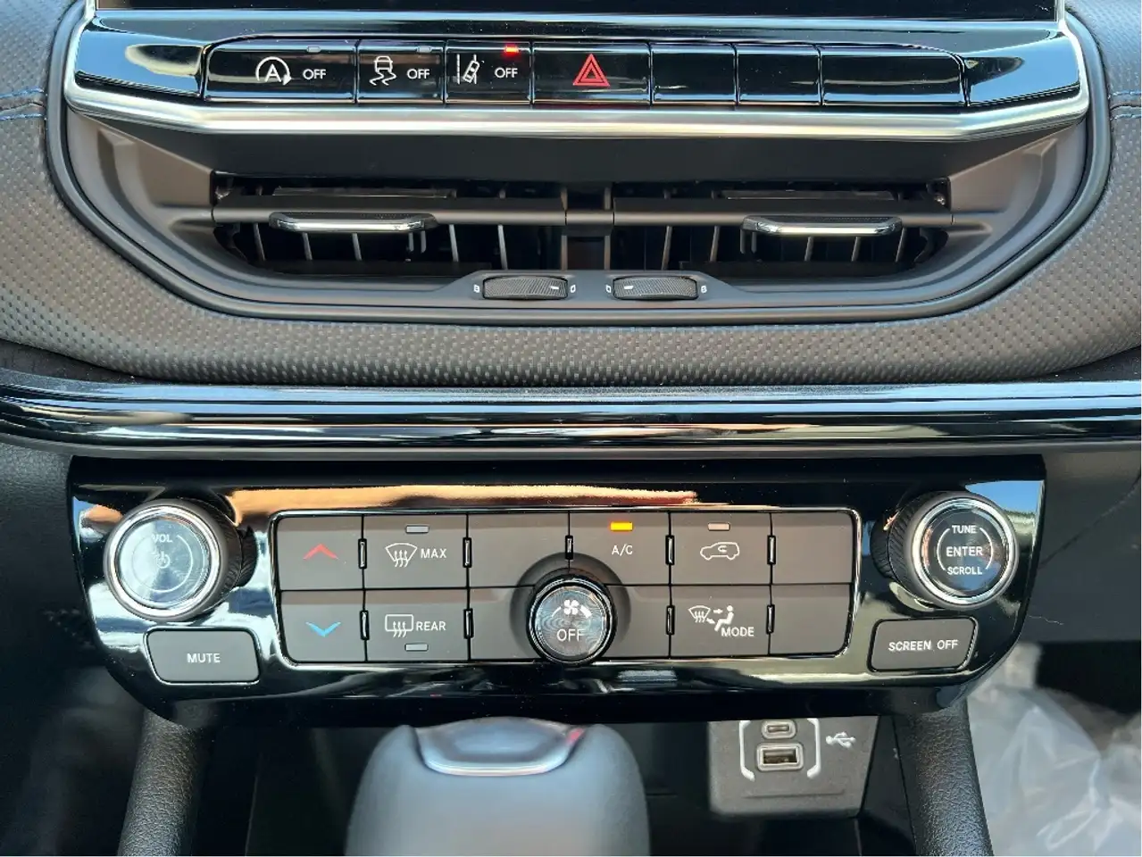 Jeep Compass photo Jeep Compass