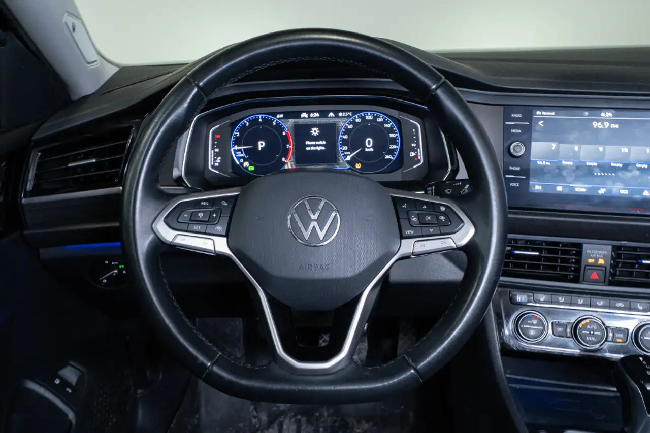 Volkswagen Jetta снимка Volkswagen Jetta