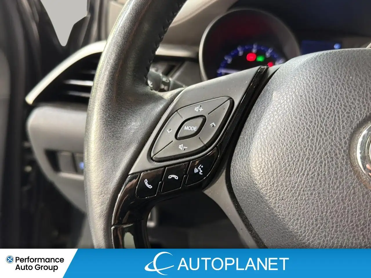 Toyota C-HR fotografie Toyota C-HR