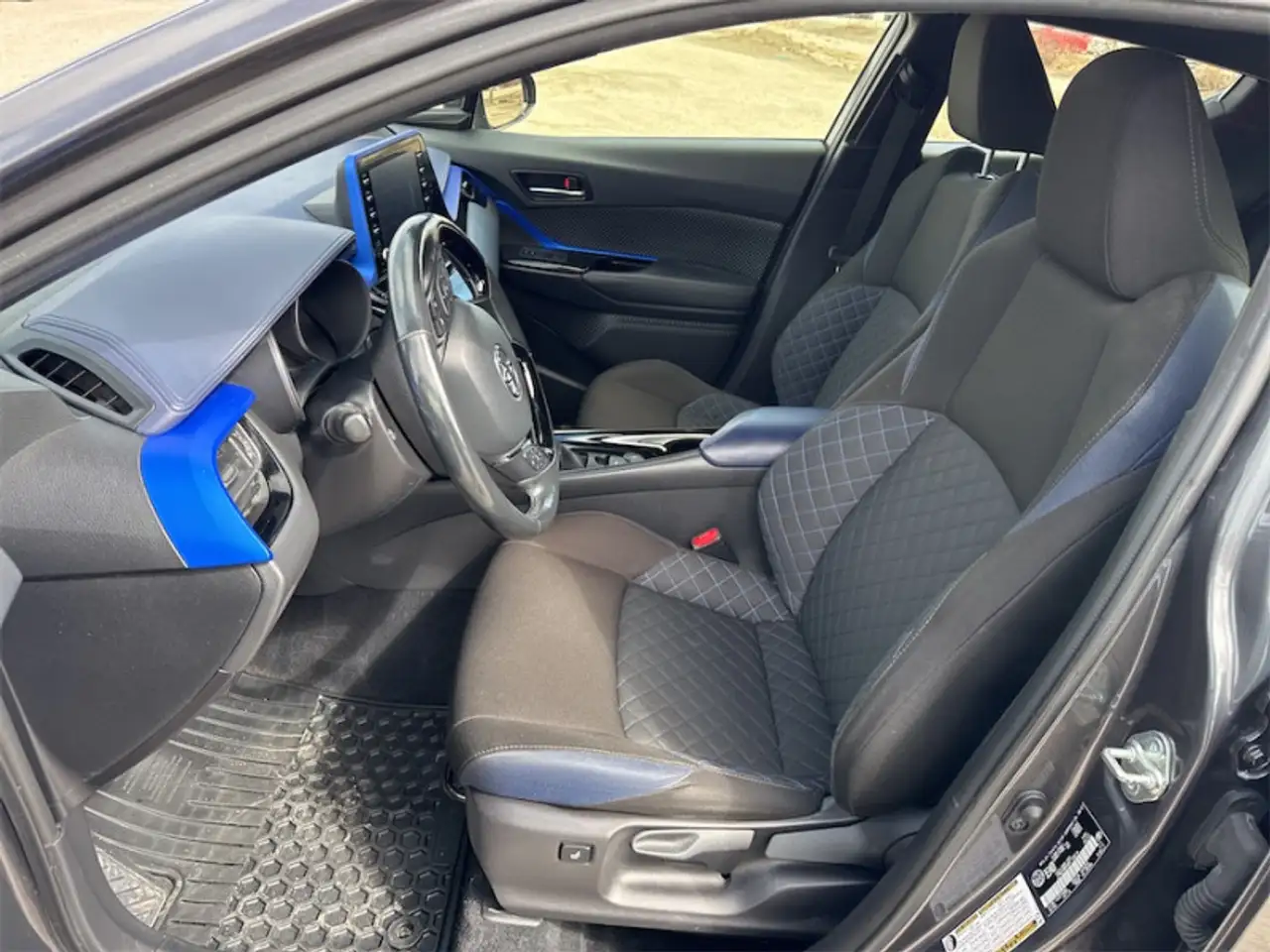 Toyota C-HR снимка Toyota C-HR