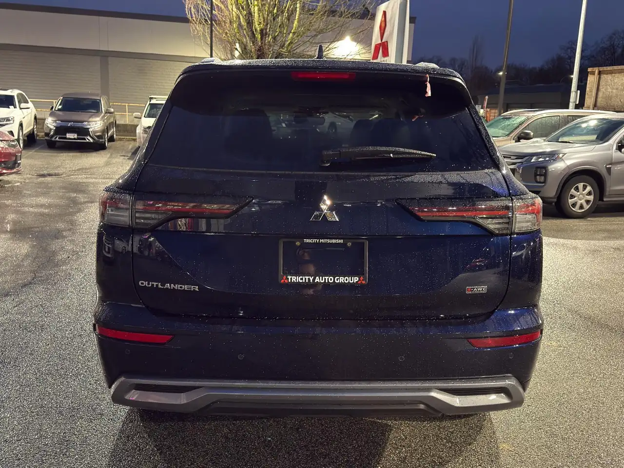 Mitsubishi Outlander снимка Mitsubishi Outlander