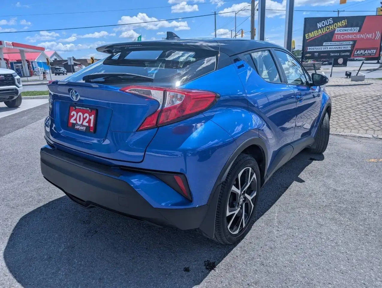 Toyota C-HR photo Toyota C-HR