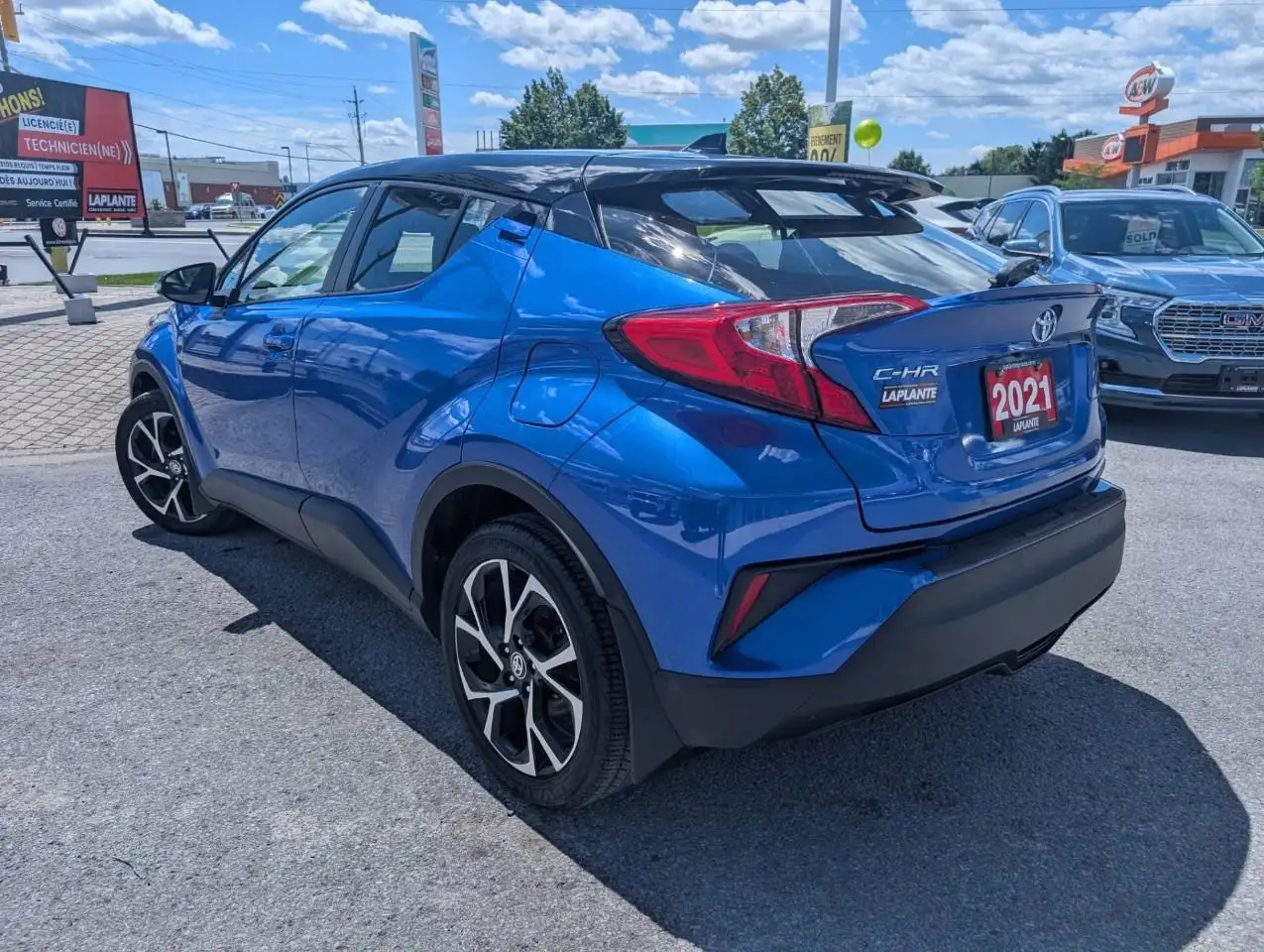 Toyota C-HR photo Toyota C-HR