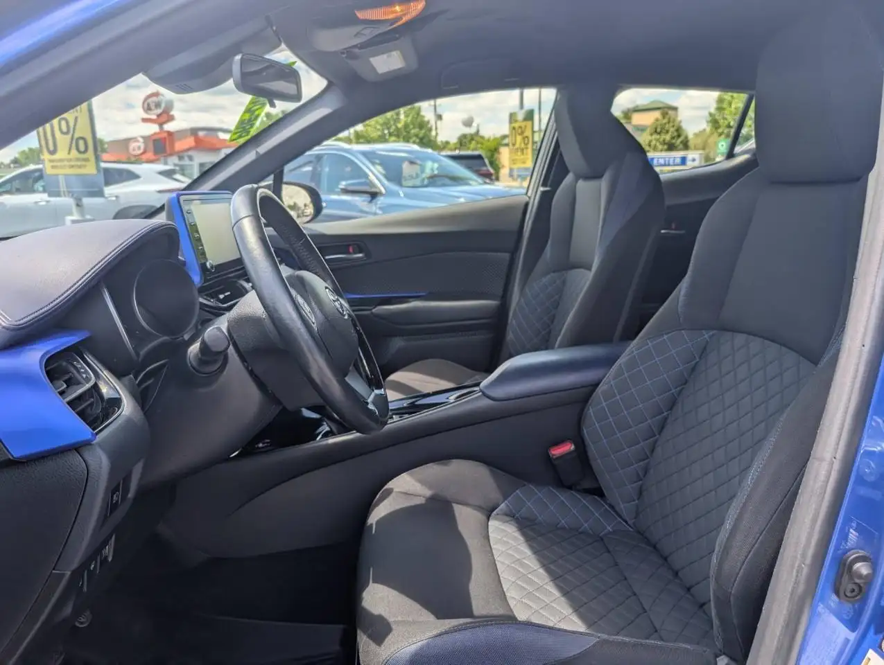 Toyota C-HR photo Toyota C-HR