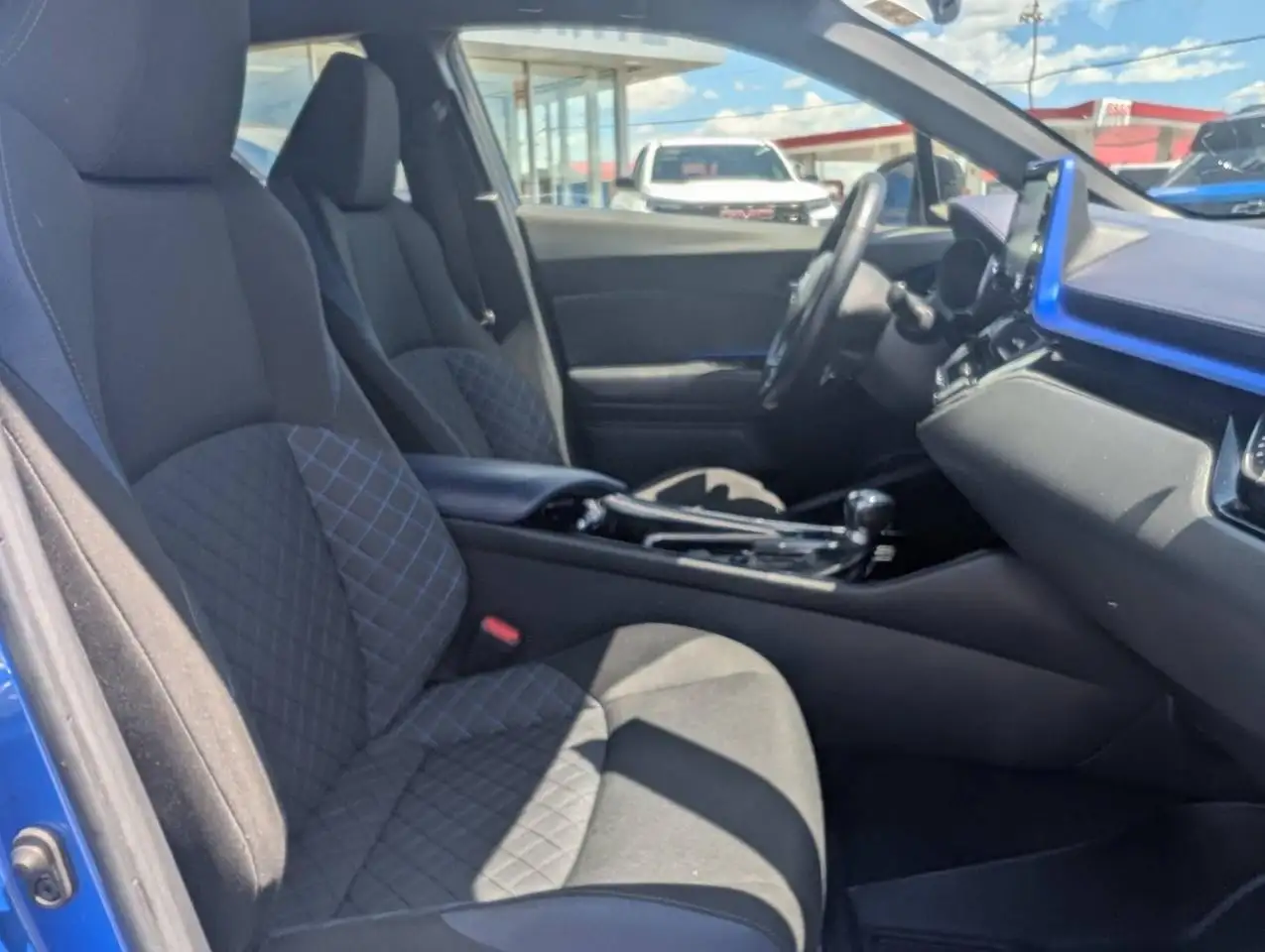 Toyota C-HR photo Toyota C-HR