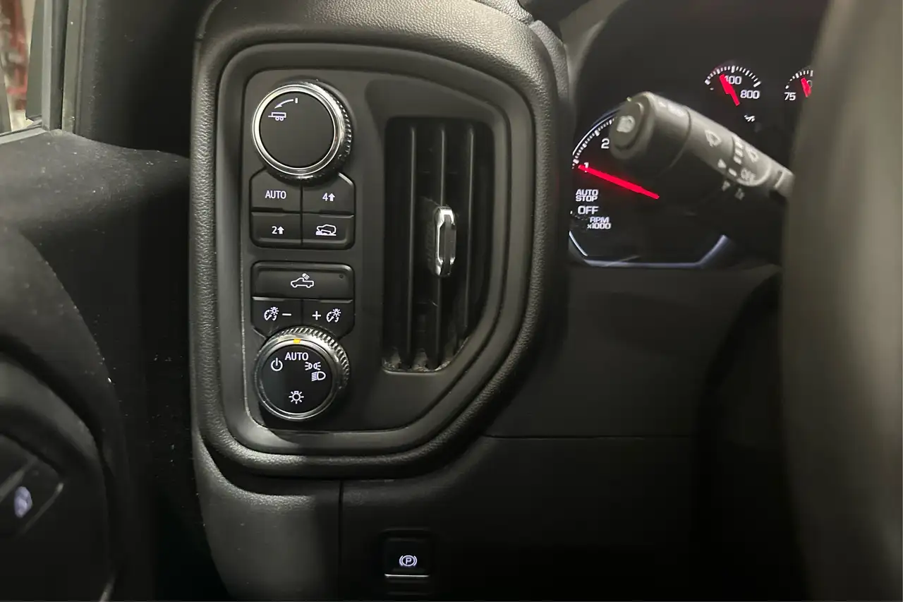 GMC Sierra 1500 снимка GMC Sierra 1500