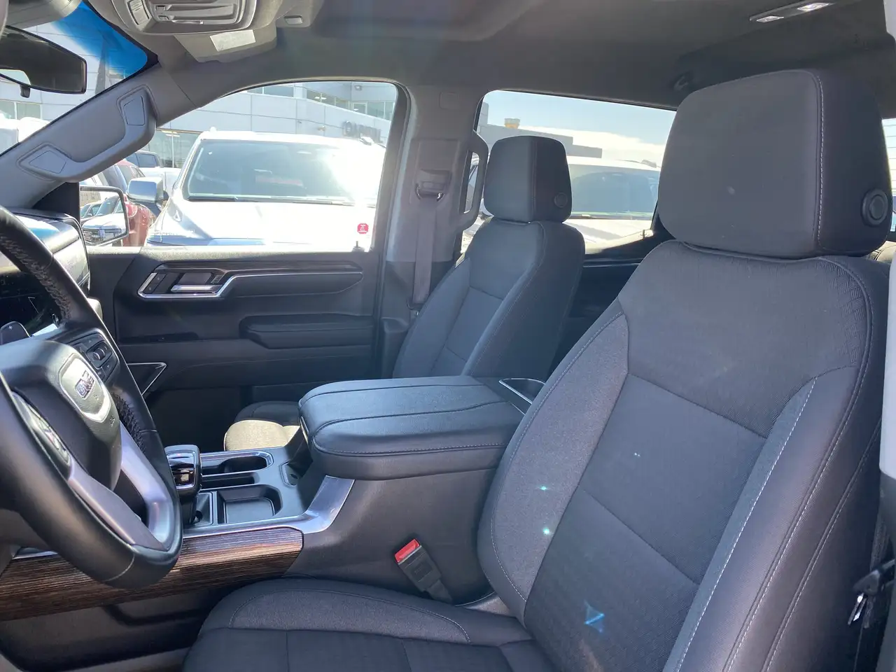 GMC Sierra 1500 снимка GMC Sierra 1500