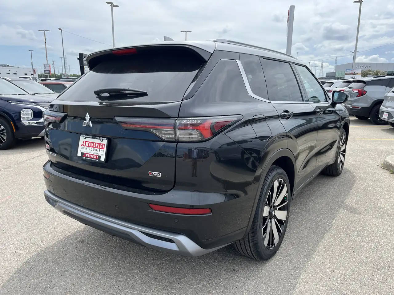 Mitsubishi Outlander photo Mitsubishi Outlander