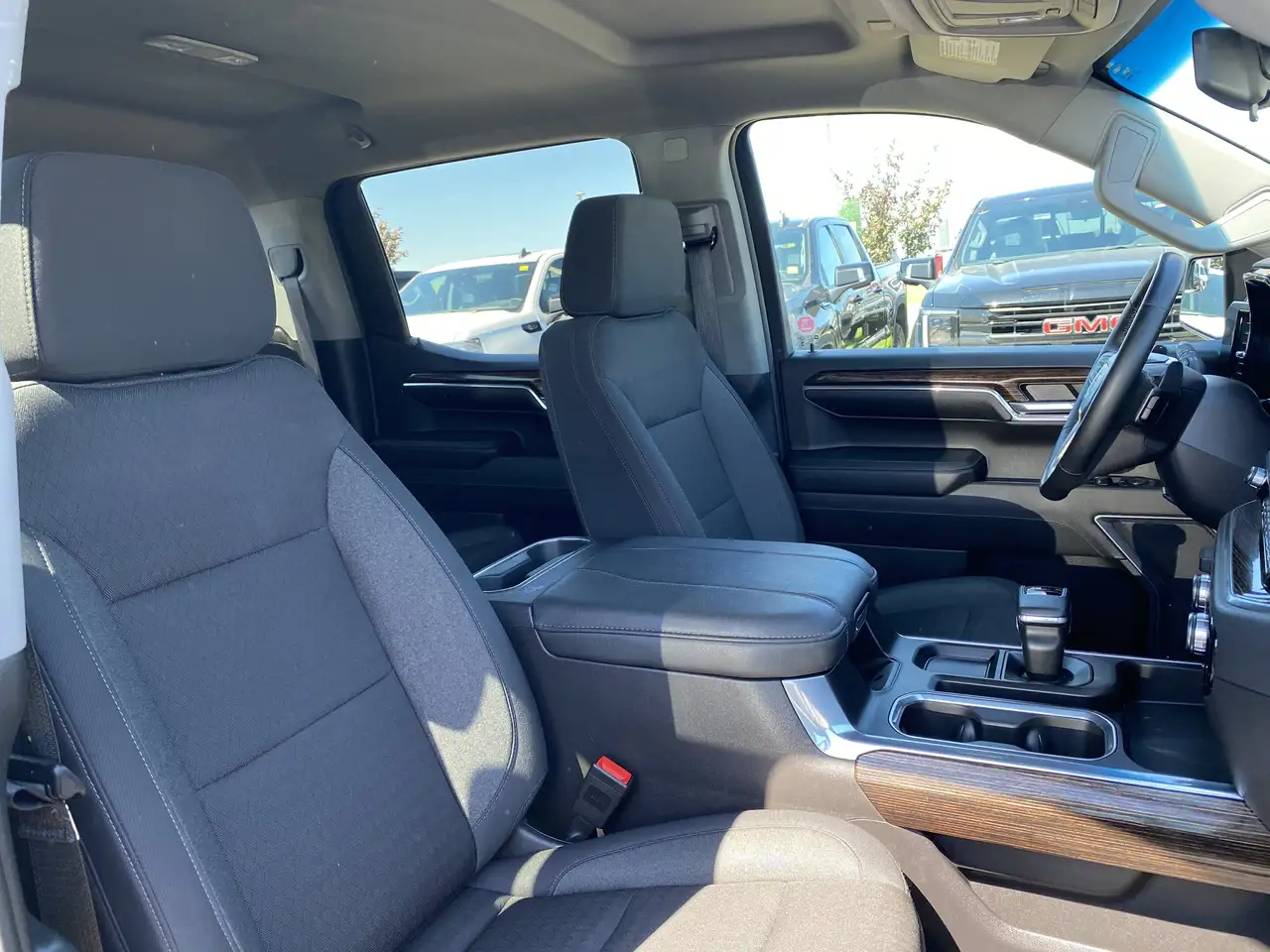 GMC Sierra 1500 снимка GMC Sierra 1500