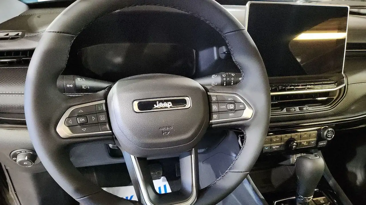 Jeep Compass снимка Jeep Compass