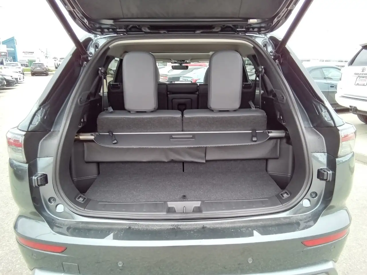 Mitsubishi Outlander снимка Mitsubishi Outlander