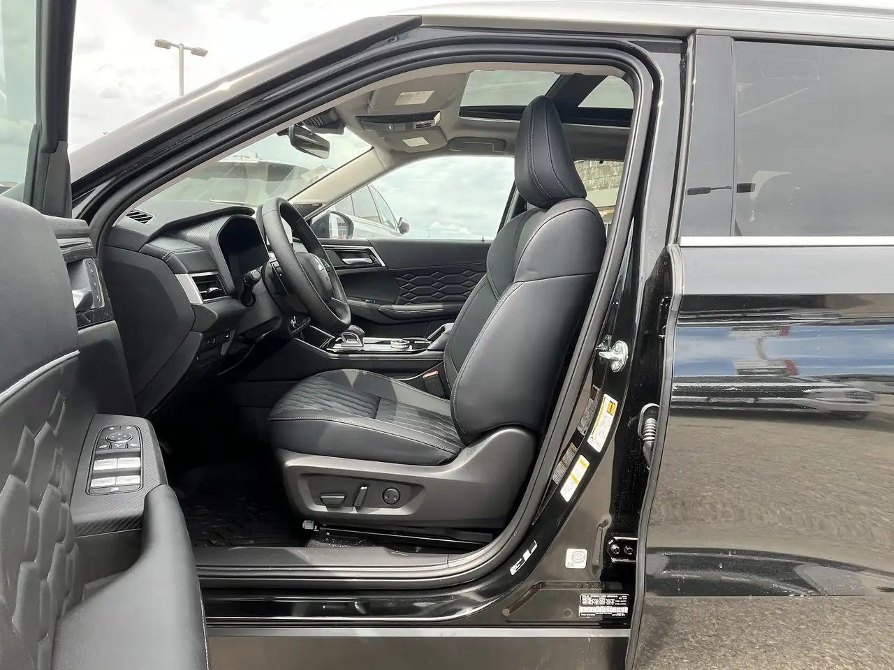 Mitsubishi Outlander photo Mitsubishi Outlander